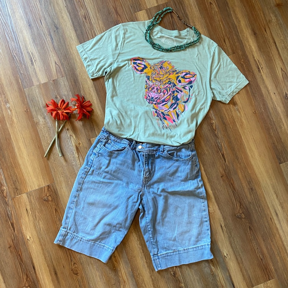Graphic Abstract Cow Boutique Tee medium